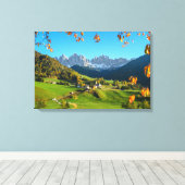 Val di Funes vallée avec toile de feuilles d'autom (Insitu (Plancher de Bois))