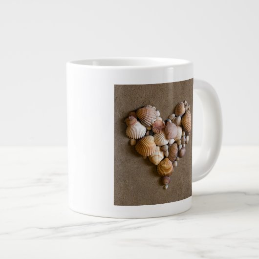 Valentijn hart gemaakt met schalen grote koffiekop (Voorkant rechts)