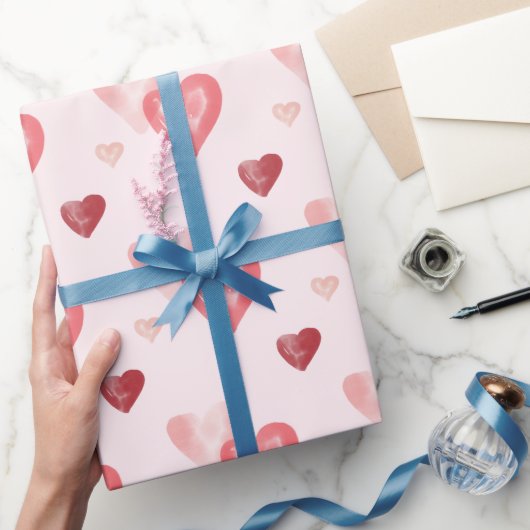 Valentijns roze en rode Waterverf hartpatroon Cadeaupapier (Geschenken)