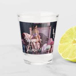 Valentijnsdag Beauty in Lingerie op de bank Shot Glas