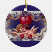  Valentijnsdag Cherubs Hug in Clouds Keramisch Ornament (Voorkant)