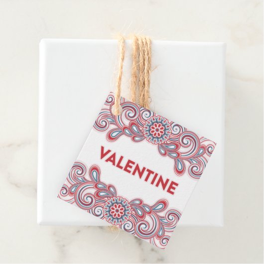 Valentijnsdag met roze bloemetjes en wervelingen bedankjes labels (In situ)