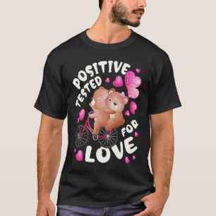 Valentijnsdag voor beren met een fiets voor paren t-shirt