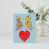 Valentine Birds sur une carte postale de coeur (Debout devant)