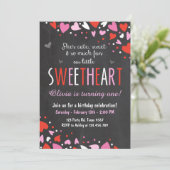 Valentine Sweetheart Anniversaire Fête Invitation (Debout devant)