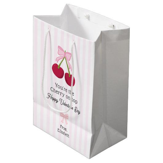 Valentine's Day Cherry on Top Coquette Stripes Medium Cadeauzakje (Voorkant Gekanteld)