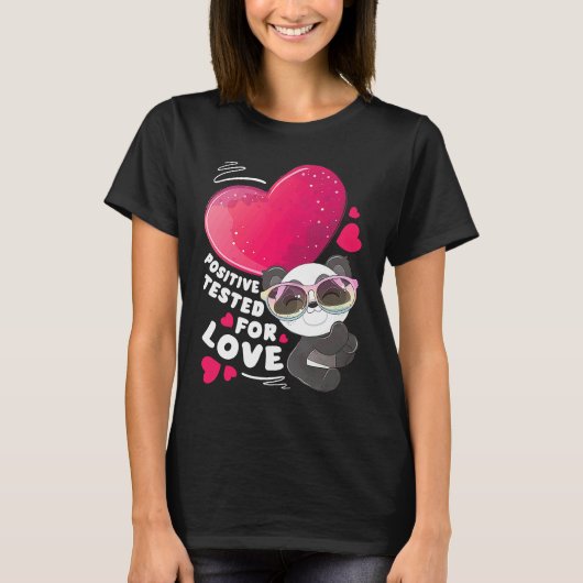 Valentine's day panda with heart t-shirt (Voorkant)