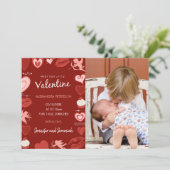 Valentines faire-part de naissance carte rouge ros (Debout devant)