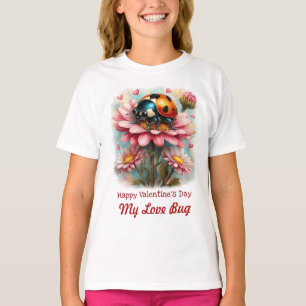 Valentinesliefdeskever op bloeiende roos t-shirt