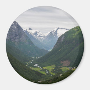Vallée de Hjelle en Norvège aimant rond