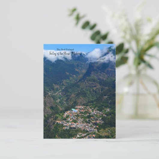 Vallée des Soeurs, Madère, Portugal Carte postale (Debout devant)