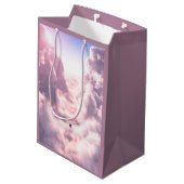 Valley in Clouds Gift Bag Medium Cadeauzakje (Achterkant Gekanteld)