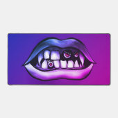 Vampire Lips Horror Art – Macabre Whimsigoth Fangs Bureaumat (Voorkant)