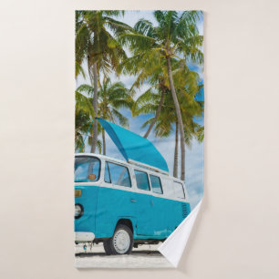 Van bleu et blanc sur la plage