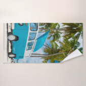 Van bleu et blanc sur la plage (Serviette de bain)