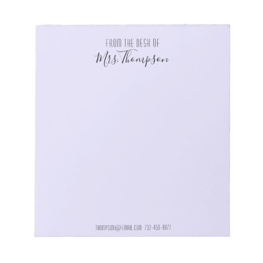 Van het bureau van het Paarse moderne Manuscript v Notitieblok (Voorkant)