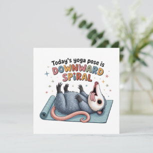 Vandaag is de yogahouding Neerwaartse Opossum Grap Kaart