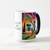 Vang de wind | Alien Disc Golf Magische Mok (Voorkant rechts)