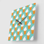 Vanilla Ice Cream Cone Pattern Vierkante Klok (Hoek)