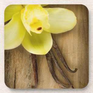 Vanilla Pods and Flower over Wooden Background Drankjes Onderzetter