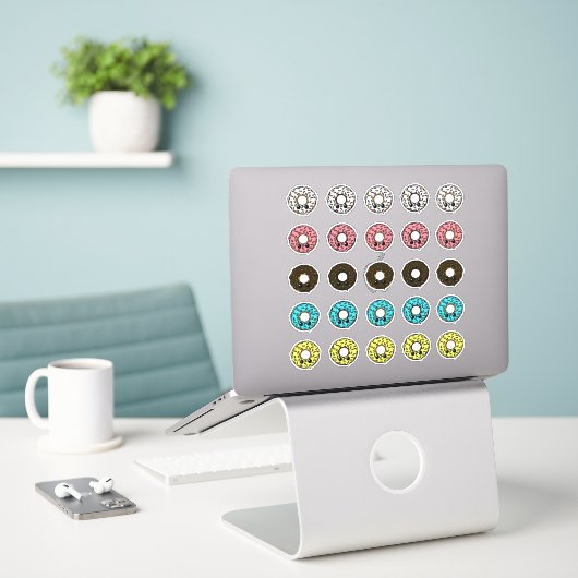 Vanille en chocolade donuts met Frosting Sprinkles Sticker (Laptop op bureau)