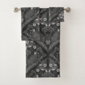 Varens en halskevers, in zwart-wit bad handdoek (Insitu)