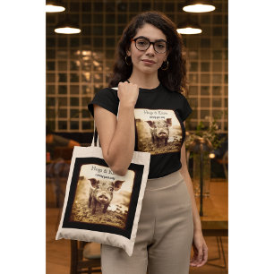Varken in de modder, knuffels en kussen, aanpasbaa t-shirt