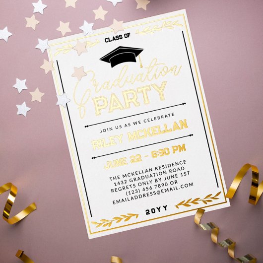 Varsity Typography White Gold Graduparty Folie Uitnodiging