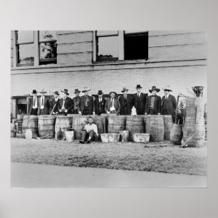 Vaten illegale drank, 1922. Oude foto Poster