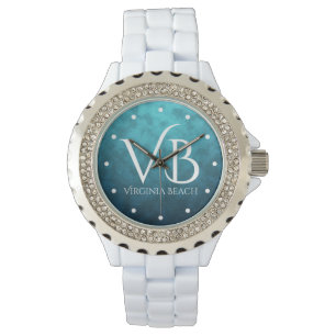 VB Virginia Beach on Blue Water Background Horloge
