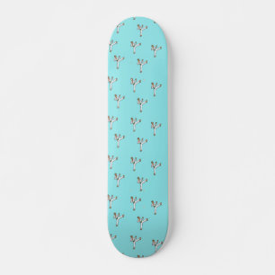 vechtkunsten op blauw skateboard
