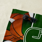 Veel basketballen aangepaste speler naam groen wit strandlaken (In situ)