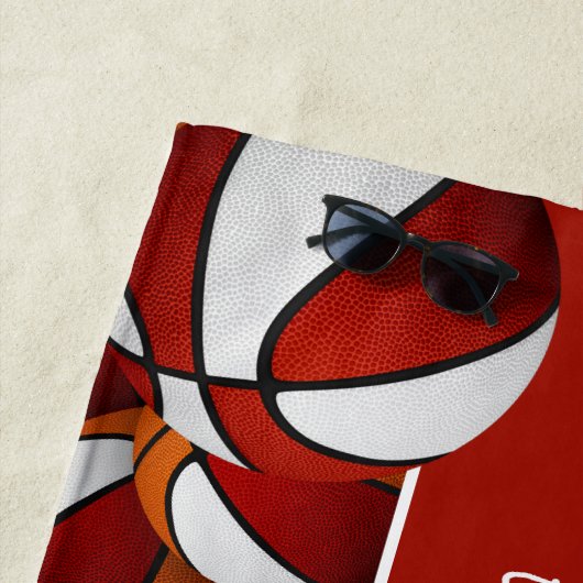 Veel basketballen atleet naam rood wit strandlaken (In situ)