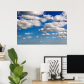 veel witte fluffelwolken poster (Thuiskantoor)