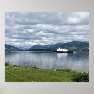 Veerboot vaart Rothesay Bay binnen, Isle of Bute o Poster