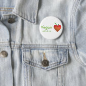 Vegan met al mijn hart (rood appelhart) ronde button 5,7 cm (In situ)
