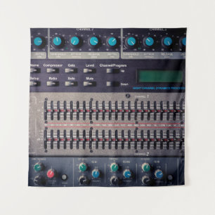 Vele knopen op een correcte mixer in een opnamestu wandkleed