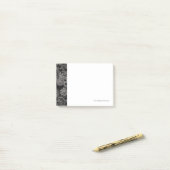 Vele oude roestmetalen tandwielen of machineonderd post-it® notes (Op bureau)