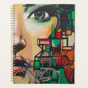 Vélos sur le mur de Graffiti
