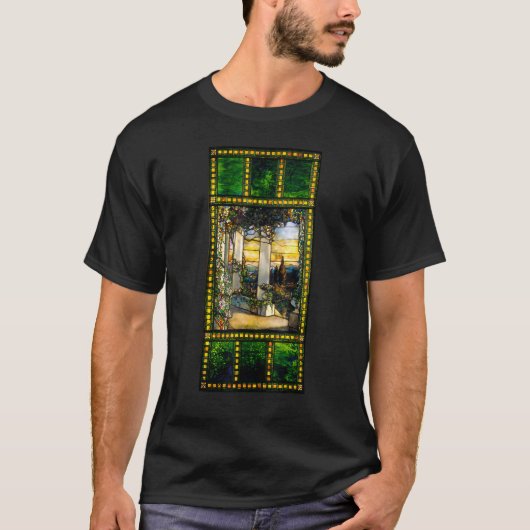 Venster Tiffany Hinds House T-shirt (Voorkant)