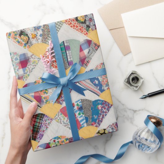 Ventilator met geel cadeaupapier (Geschenken)