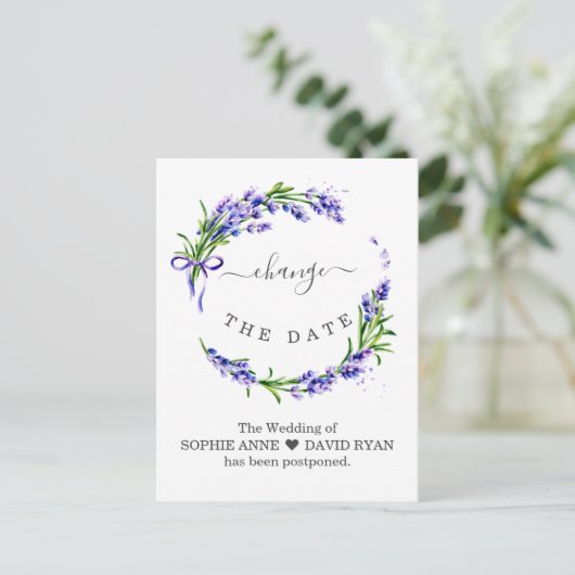 Verander de datum Lavendel Bloemige Huwelijk Uitge Briefkaart (Staand voorkant)