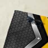 Verander Initiaal Safety Yellow Black Silver Arrow Strandlaken (In situ)