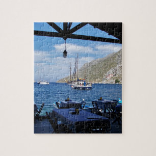 Verankerd buiten de Taverna Legpuzzel
