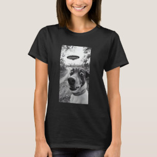 Verbaasde Hond Selfie Met Alien UFO Grappige Hond T-shirt