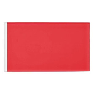 Verbeter uw websitebanner met rode achtergrond naambadge