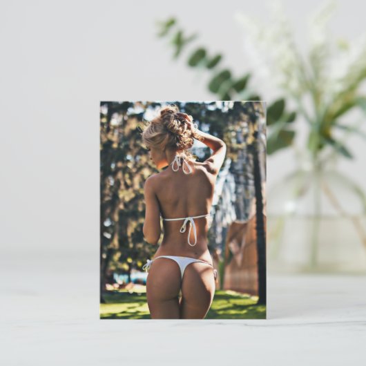 Verbluffend mooi Bikini Girl briefkaart foto's (Staand voorkant)
