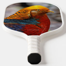 Verbluffend profiel van een roodbruine goeroevogel pickleball paddle