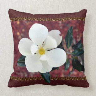 Verbluffende Magnolia Pillow met Burgundy Accents Kussen