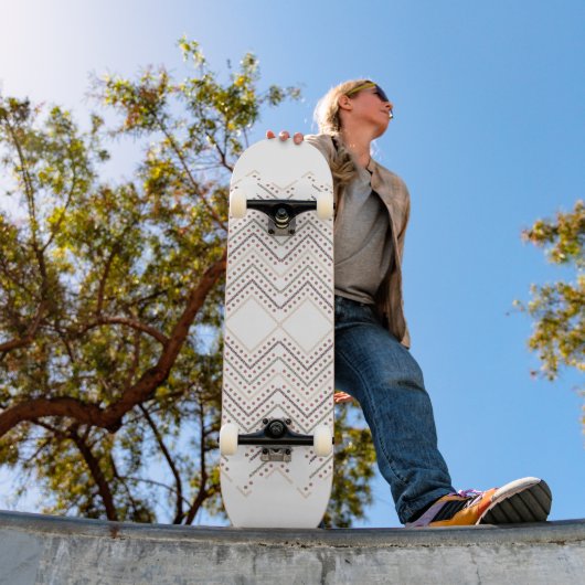 Verbluffende rode Stippen op een witte achtergrond Skateboard (Buiten 1)
